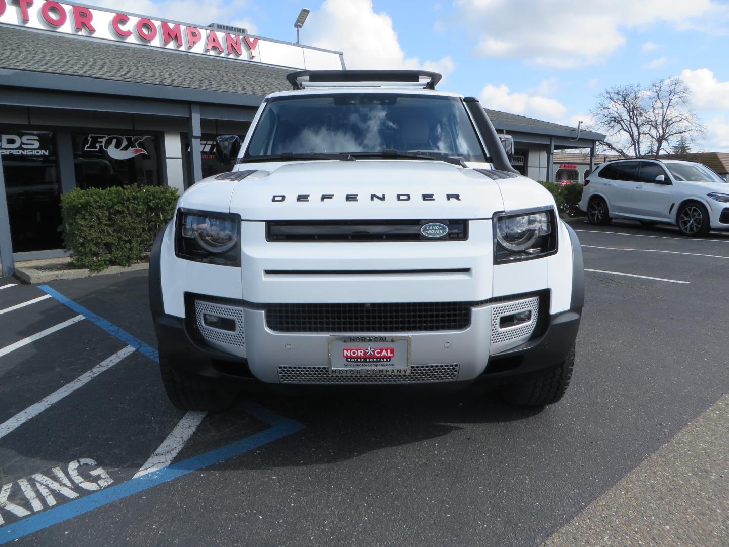 2022 White Land Rover Defender 110 S (SALEJ7RX6N2) with an 2.0L L4 DOHC 16V engine, 8A transmission, located at 2630 Grass Valley Highway, Auburn, CA, 95603, (530) 508-5100, 38.937893, -121.095482 - Photo#1